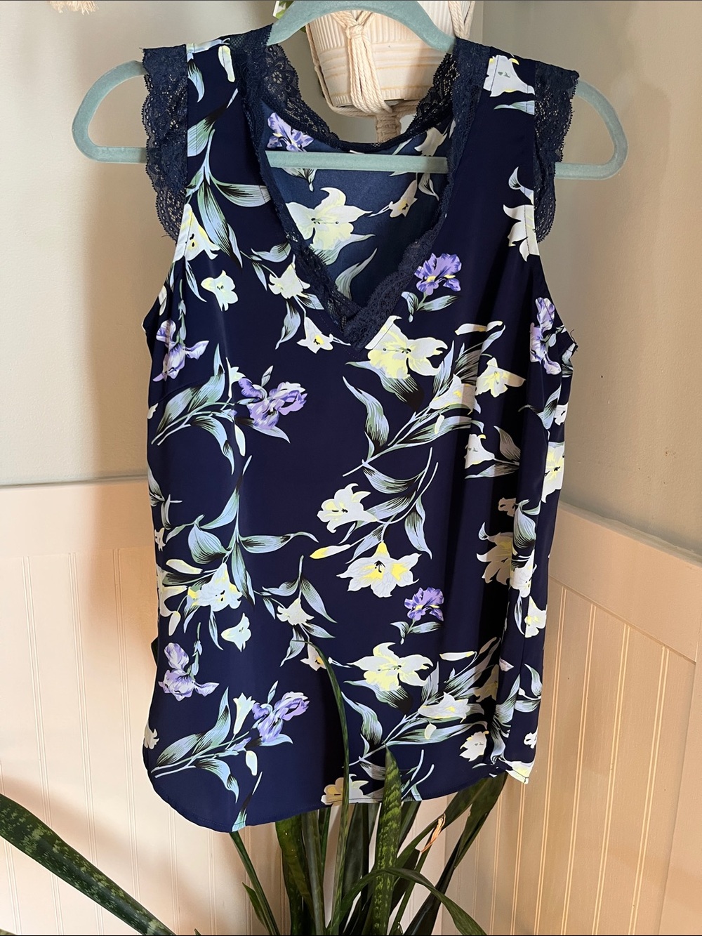 Floral Lace-Trim V-Neck Tank Top - Navy